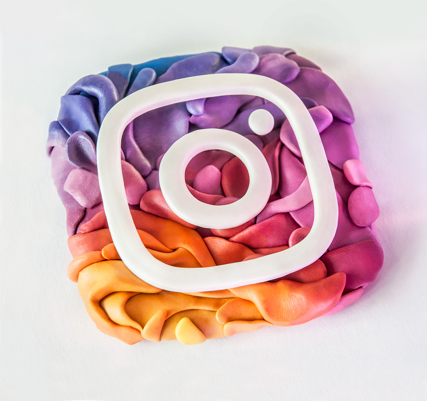 olha-protasova-ll01-instagram-logo-plasticine-process-01 olha-protasova-ll01-instagram-logo-plasticine-process-01
